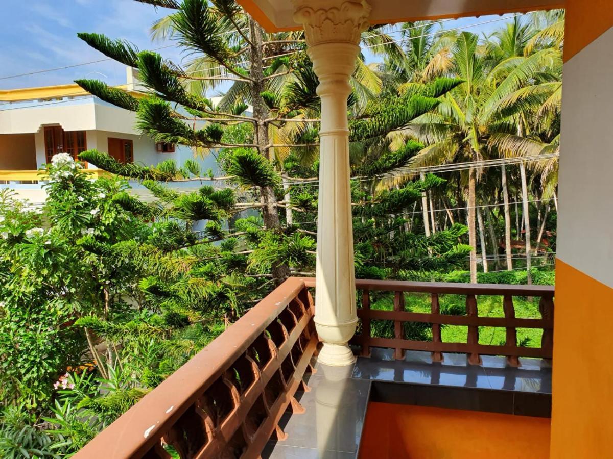 Thriphala Ayurveda Yogashram Apartment Thiruvananthapuram ภายนอก รูปภาพ