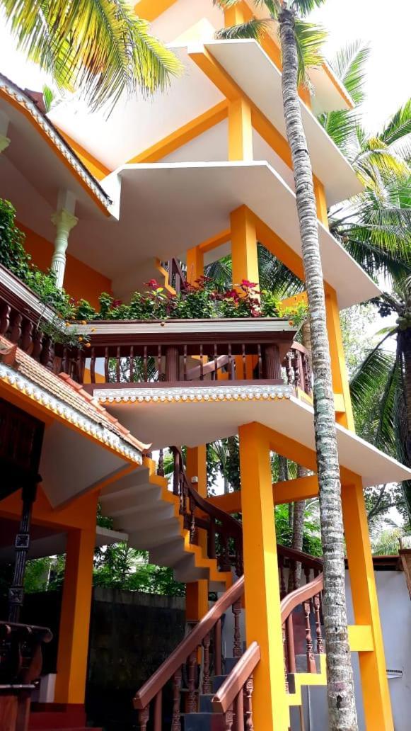 Thriphala Ayurveda Yogashram Apartment Thiruvananthapuram ภายนอก รูปภาพ