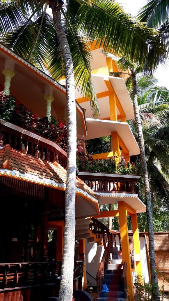 Thriphala Ayurveda Yogashram Apartment Thiruvananthapuram ภายนอก รูปภาพ